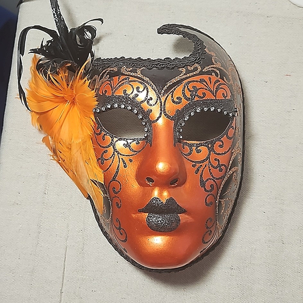 U.                   SCARCE FIND! Full Face Mask, Hand-painted in Italy, Venezia